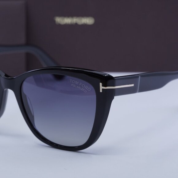 Tom Ford Nora FT0937 01D Cat Eye Sunglasses - Black/Smoke Gradient Polarized main image 7